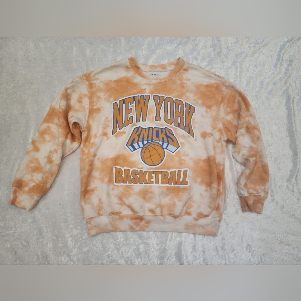 New York Knicks basketball sweater womens M
